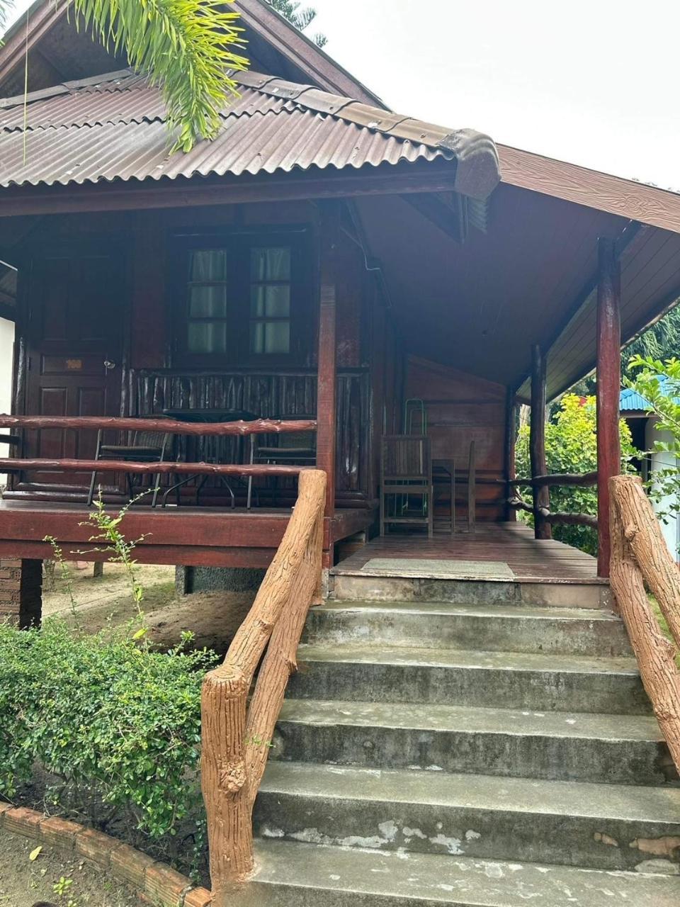 Buddha Raksa Thong Nai Pan Yai Luaran gambar