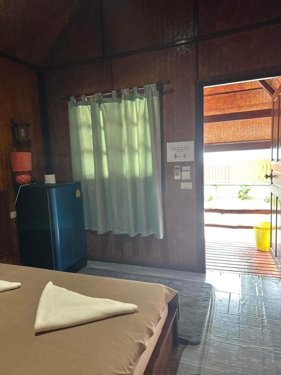 Buddha Raksa Thong Nai Pan Yai Luaran gambar